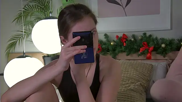 AshleyDouglas online show from 12-16-24, 04:45