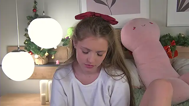 AshleyDouglas online show from 12-21-24, 01:32