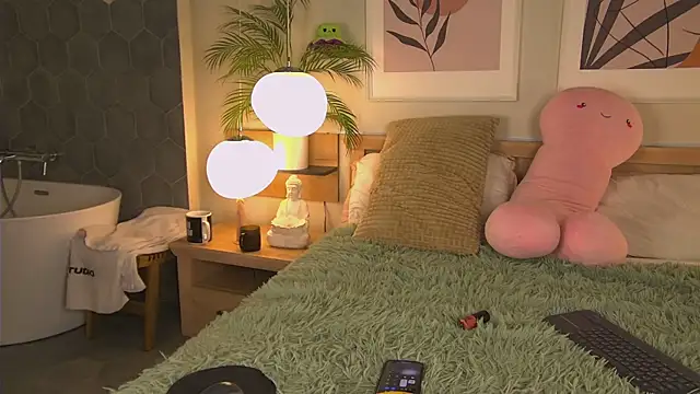 AshleyDouglas online show from 02-10-25, 06:09