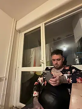 Snapshot of lope85540 chatting on 12-18-24, 05:04 lope85540 online show from 12-18-24, 05:04