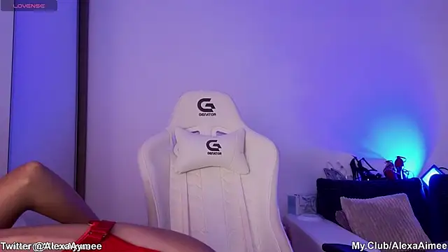 AlexaAimee online show from 10-30-25, 09:37
