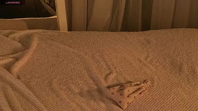 Snapshot of SunnyRisha chatting on 12-02-25, 05:13 SunnyRisha online show from 12-02-25, 05:13