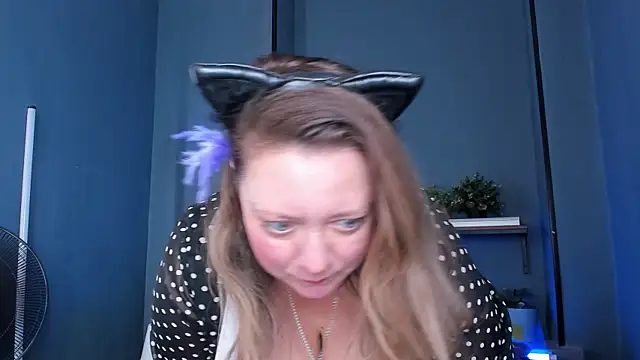 Snapshot of JesiaFoxi chatting on 02-13-25, 03:24 JesiaFoxi online show from 02-13-25, 03:24
