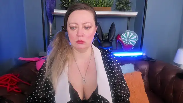 Snapshot of JesiaFoxi chatting on 02-14-25, 12:36 JesiaFoxi online show from 02-14-25, 12:36