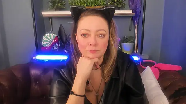 Snapshot of JesiaFoxi chatting on 02-22-25, 12:29 JesiaFoxi online show from 02-22-25, 12:29