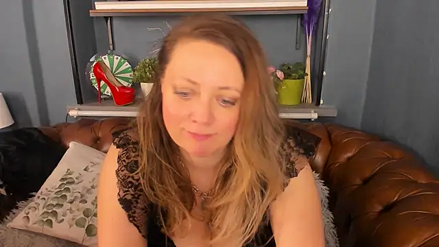 Snapshot of JesiaFoxi chatting on 03-22-25, 04:47 JesiaFoxi online show from 03-22-25, 04:47