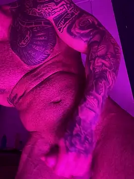 Snapshot of moody1996- chatting on 02-04-25, 03:44 moody1996- online show from 02-04-25, 03:44