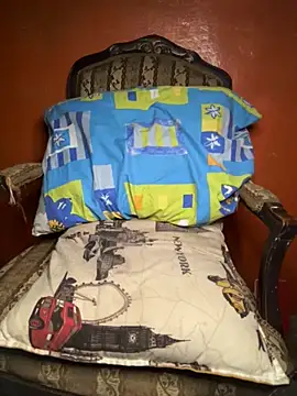 Snapshot of moody1996- chatting on 11-18-25, 11:15 moody1996- online show from 11-18-25, 11:15