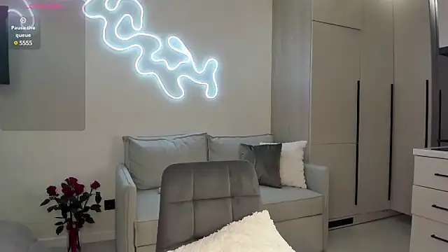  cometoseeme  online show from 01-26-25, 05:02