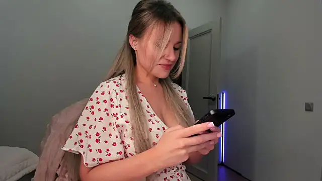  cometoseeme  online show from 09-21-25, 05:58