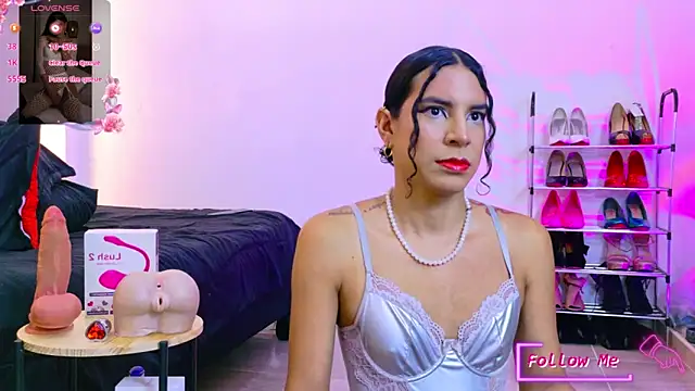 CampbelGinger online show from 11-07-25, 01:38