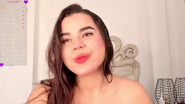 Snapshot of Victoria_vallejo_ chatting on 03-16-25, 02:55 Victoria vallejo  online show from 03-16-25, 02:55