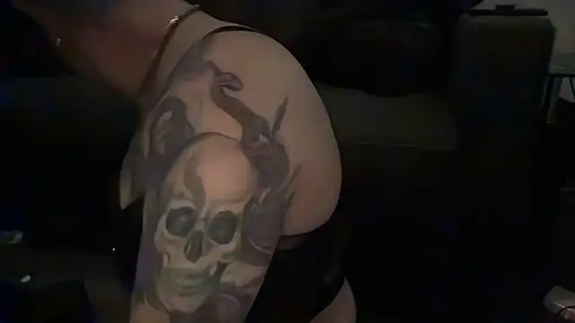 RavenRayyy online show from 11-18-25, 09:47