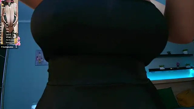 Snapshot of KairaFantasyy chatting on 01-25-25, 11:43 KairaFantasyy online show from 01-25-25, 11:43