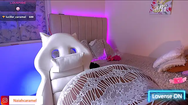 Snapshot of naiahcaramell chatting on 03-15-25, 01:30 naiahcaramell online show from 03-15-25, 01:30