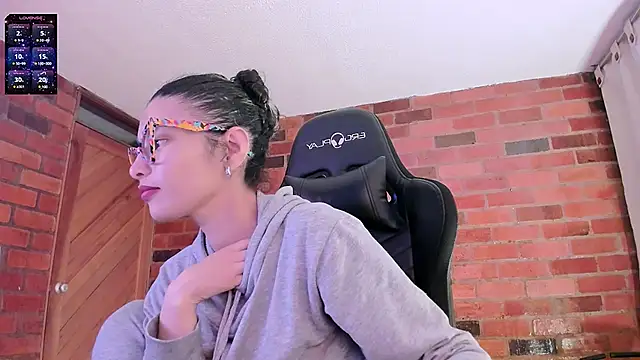 paulinabarnett- online show from 12-25-24, 01:42