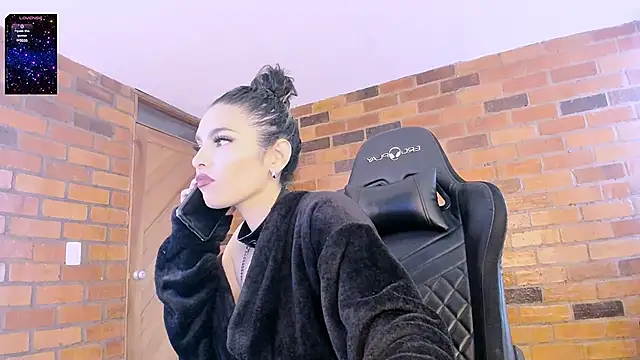 paulinabarnett- online show from 12-28-24, 08:58