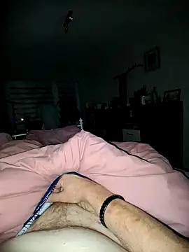 Snapshot of schlonzi81 chatting on 11-24-25, 10:31 schlonzi81 online show from 11-24-25, 10:31