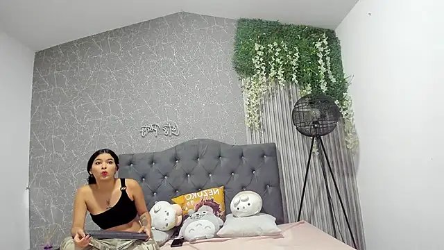 JustiinJazmin online show from 02-11-25, 06:22