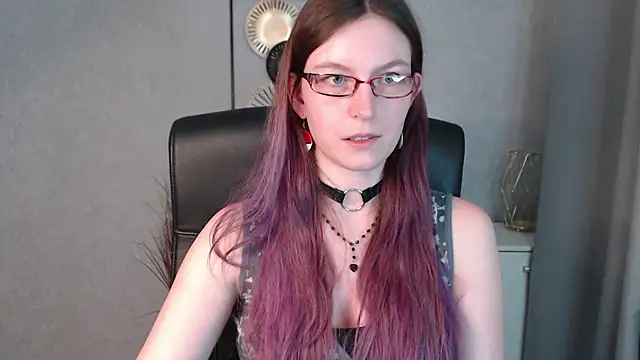 emmaxDelight online show from 12-18-24, 01:12