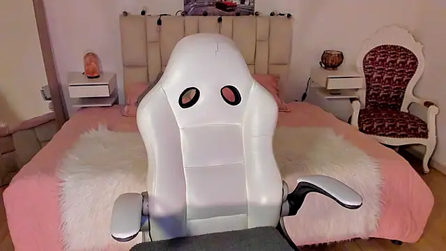 zoe turnner 18 online show from 10-26-25, 11:38