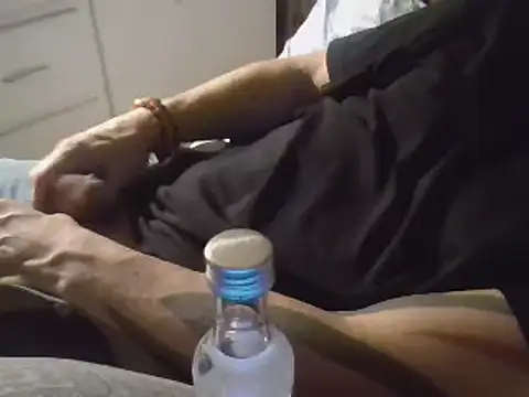 Snapshot of armdy371 chatting on 12-20-24, 05:47 armdy371 online show from 12-20-24, 05:47