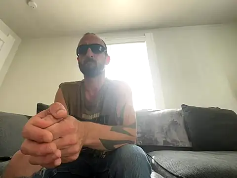 Snapshot of armdy371 chatting on 09-16-25, 03:46 armdy371 online show from 09-16-25, 03:46