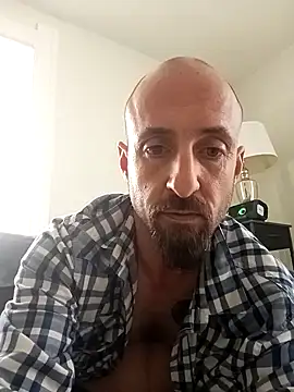 Snapshot of armdy371 chatting on 10-09-25, 04:27 armdy371 online show from 10-09-25, 04:27