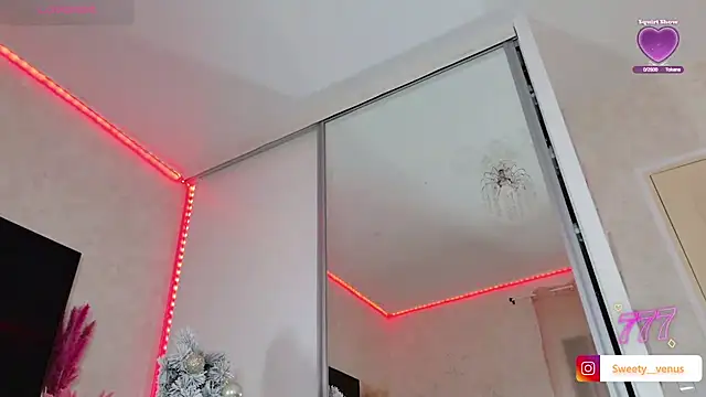 Snapshot of Sweety__venus chatting on 01-12-26, 08:36 Sweety venus online show from 01-12-26, 08:36