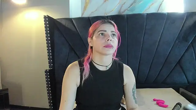 NIKI SANTANA online show from 10-10-25, 03:49