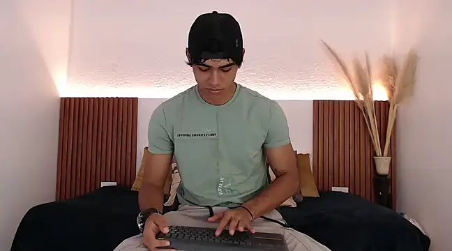 zander 2120 online show from 12-21-24, 02:15