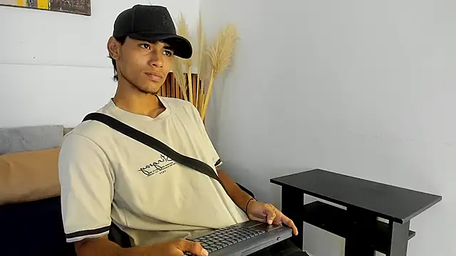 zander 2120 online show from 09-25-25, 01:15