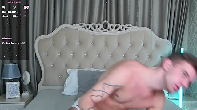 ArthurWhitee online show from 01-29-25, 04:15