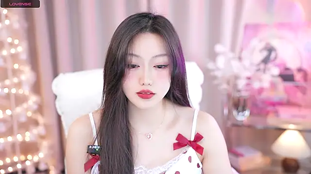 Snapshot of YINGTao-168 chatting on 02-08-25, 02:36 YINGTao-168 online show from 02-08-25, 02:36