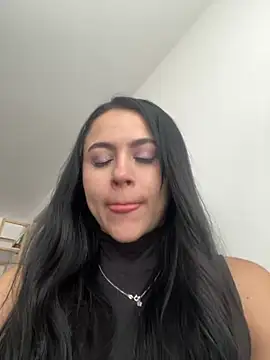 CoralineKam1 online show from 01-05-25, 03:55