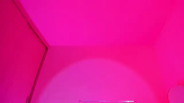 CoralineKam1 online show from 02-05-25, 03:09