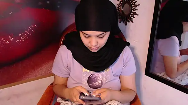 Snapshot of VenussTits97 chatting on 12-04-24, 10:51 VenussTits97 online show from 12-04-24, 10:51