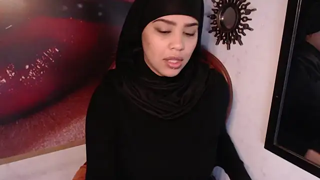 Snapshot of VenussTits97 chatting on 12-17-24, 11:16 VenussTits97 online show from 12-17-24, 11:16