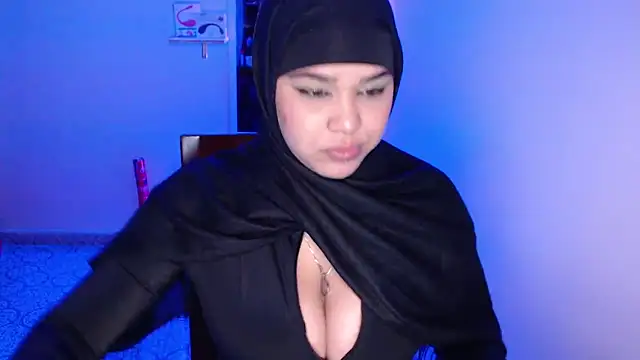 Snapshot of VenussTits97 chatting on 03-18-25, 12:05 VenussTits97 online show from 03-18-25, 12:05