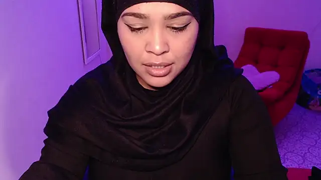 Snapshot of VenussTits97 chatting on 11-21-25, 05:44 VenussTits97 online show from 11-21-25, 05:44