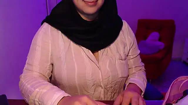 Snapshot of VenussTits97 chatting on 01-11-26, 12:37 VenussTits97 online show from 01-11-26, 12:37