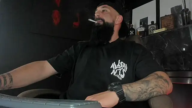 axxelrich  online show from 10-16-25, 02:07