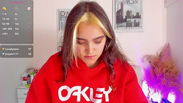 Snapshot of katy_giil chatting on 02-21-25, 05:53 katy giil online show from 02-21-25, 05:53