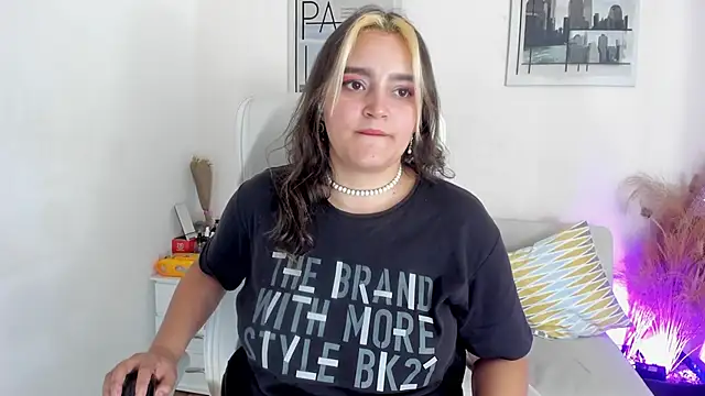 Snapshot of katy_giil chatting on 03-17-25, 08:51 katy giil online show from 03-17-25, 08:51