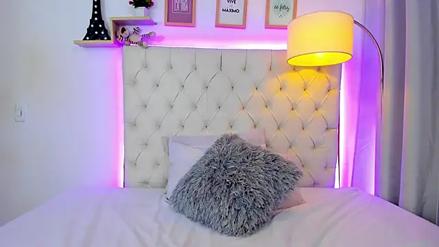 Snapshot of katy_giil chatting on 09-29-25, 07:30 katy giil online show from 09-29-25, 07:30