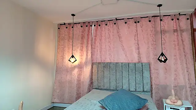 VioletaScott  online show from 01-11-25, 03:42