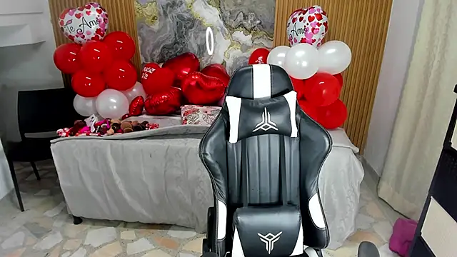 Danna topless online show from 02-19-25, 12:00