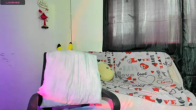 litle mily  online show from 12-21-24, 09:47