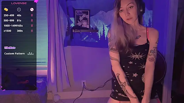 lovelylucyy online show from 01-03-25, 03:16