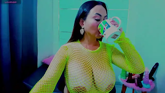 Snapshot of IsaSixty9 chatting on 02-06-25, 08:45 IsaSixty9 online show from 02-06-25, 08:45